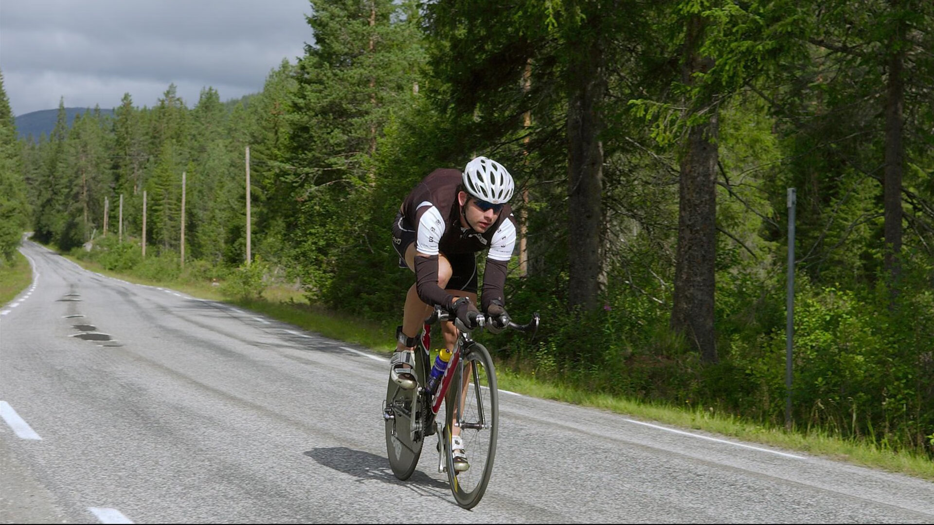 羽球烽火映杭州，陈雨菲一剑封喉定乾坤—中国队轻取印尼的菲凡钥匙
